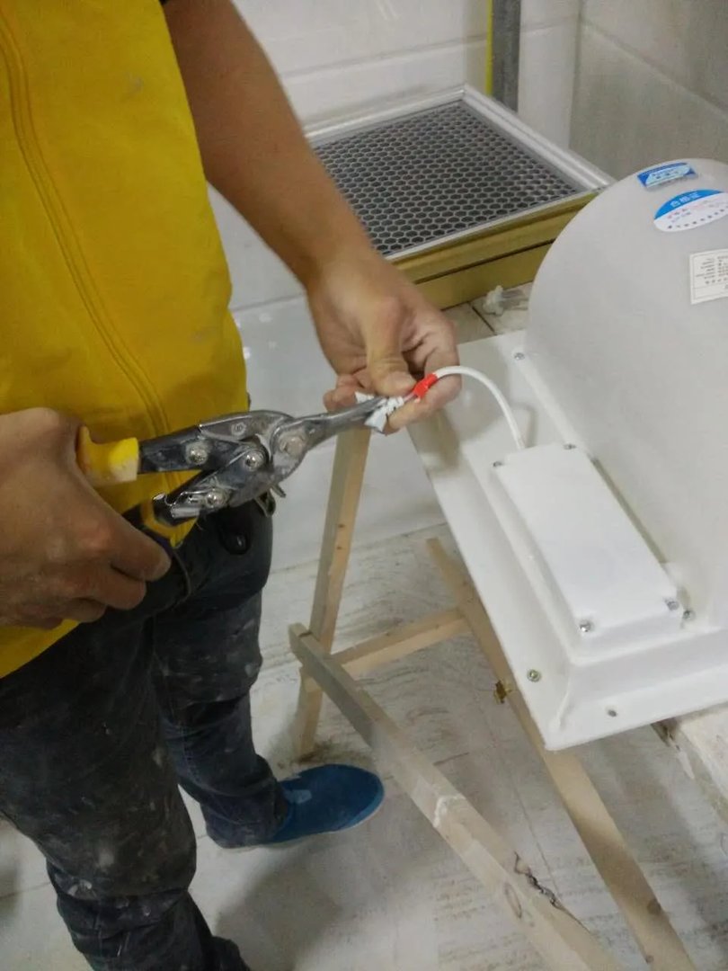 表扬齐家邦博尼集成吊顶，现场安装实景曝光