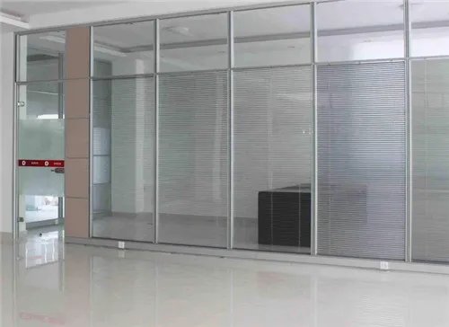 办公室玻璃隔断好吗 办公室玻璃隔断种类详解