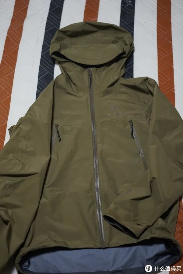 始祖鸟冲锋衣怎么样