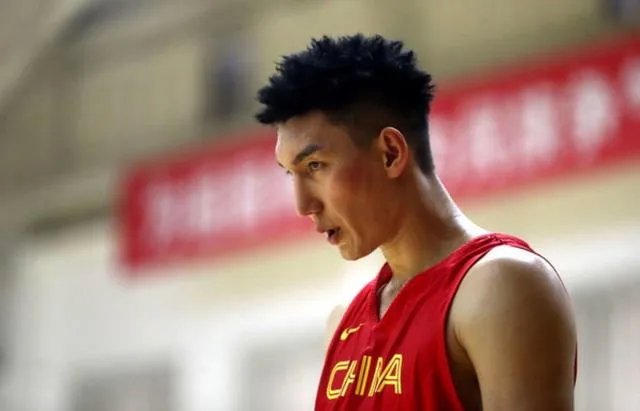 从青训队选拔5人进一线队，新疆男篮为什么要大换血？