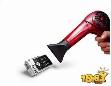 手机掉水里怎么办 4个步骤拯救你的手机