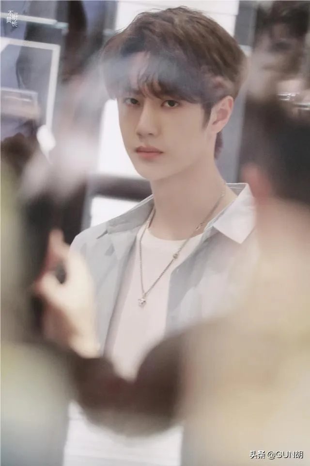 大家有肖战、王一博的壁纸吗，分享一下