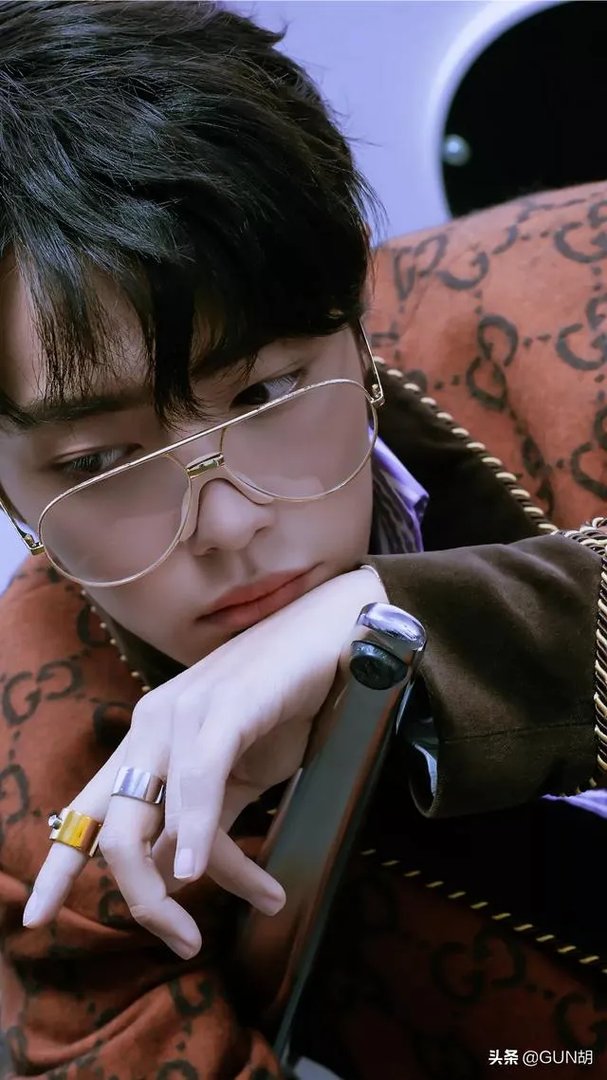 大家有肖战、王一博的壁纸吗，分享一下