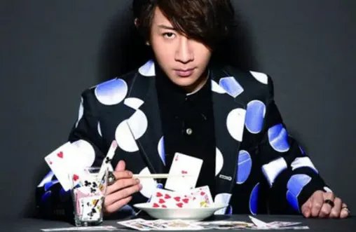 2013年王力宏冲到春晚后台,怒甩刘谦耳光,当年到底发生了什么?