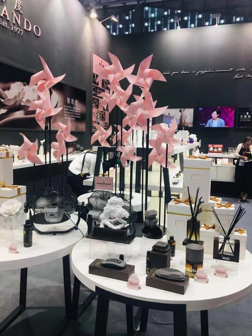 家具展上看家具：那些活色生香的家具们