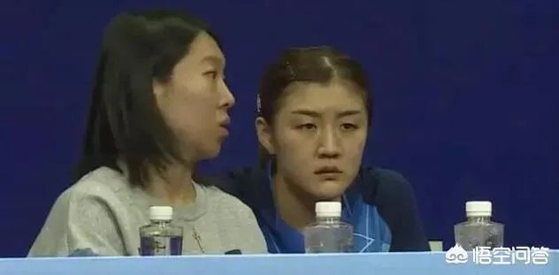 大满贯得主李晓霞即将当妈,挺“孕肚”现身观看乒乓球全国锦标赛。你怎么看?