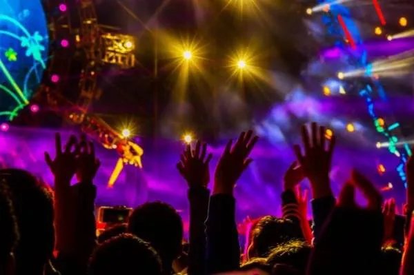 最近最火且好听的歌曲有哪些？