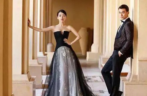 粉色婚纱代表什么  黑色婚纱很不吉利吗