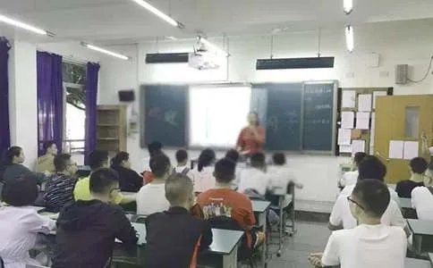 小学生家长会上学生代表的发言稿