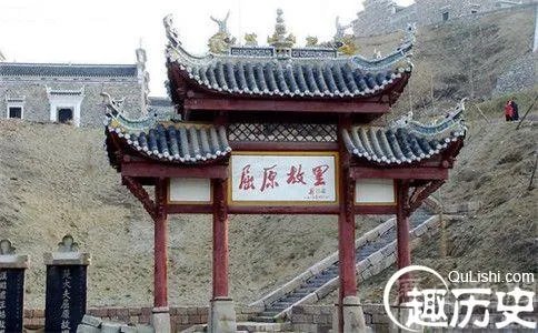 屈原是哪个国家的人 屈原为何会被发配流放