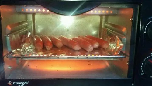 烤箱烤盘上不放锡纸可以吗