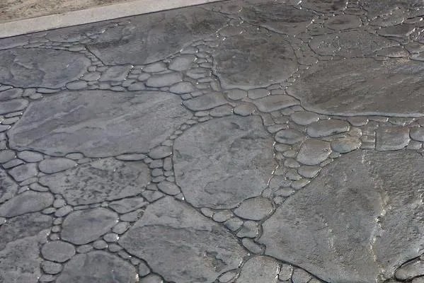 水泥压花地坪价格？多少钱一平方米？