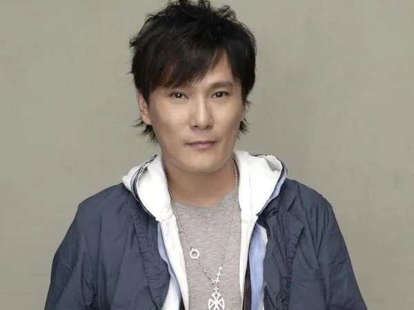 爱如潮水歌词是什么？