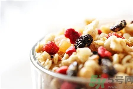 卡乐比麦片是油炸的吗?卡乐比麦片热量高吗?