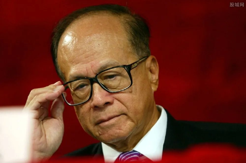世界华人首富之一 李嘉诚有多少钱？