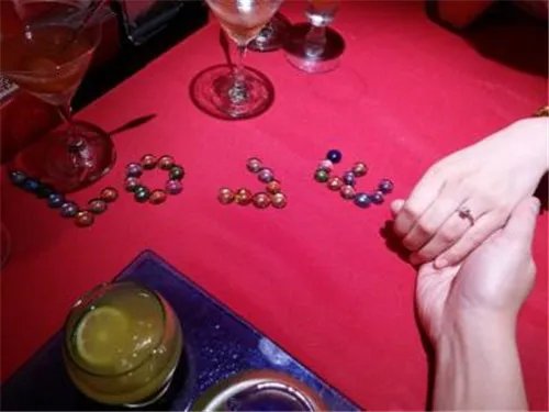 一周年结婚纪念日怎么过 给老婆一个浪漫的纪念日