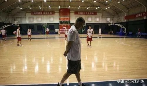 早上起床不出门，在家做什么运动最锻炼身体？