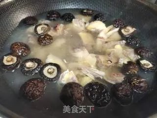 香菇炖鸡