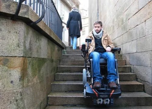 自己动手不求人 可爬楼梯的电动轮椅