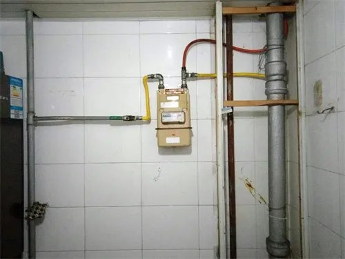 煤气表读数读哪个数