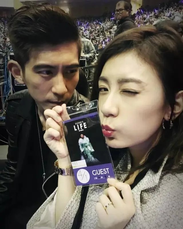 贾静雯老公亲手打造的硬汉Loft风,颜值也超高!