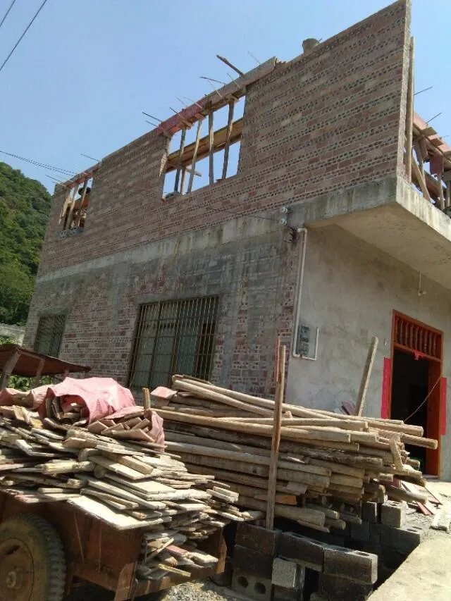 如何用15万建设和装修一座两层的农村自建房？