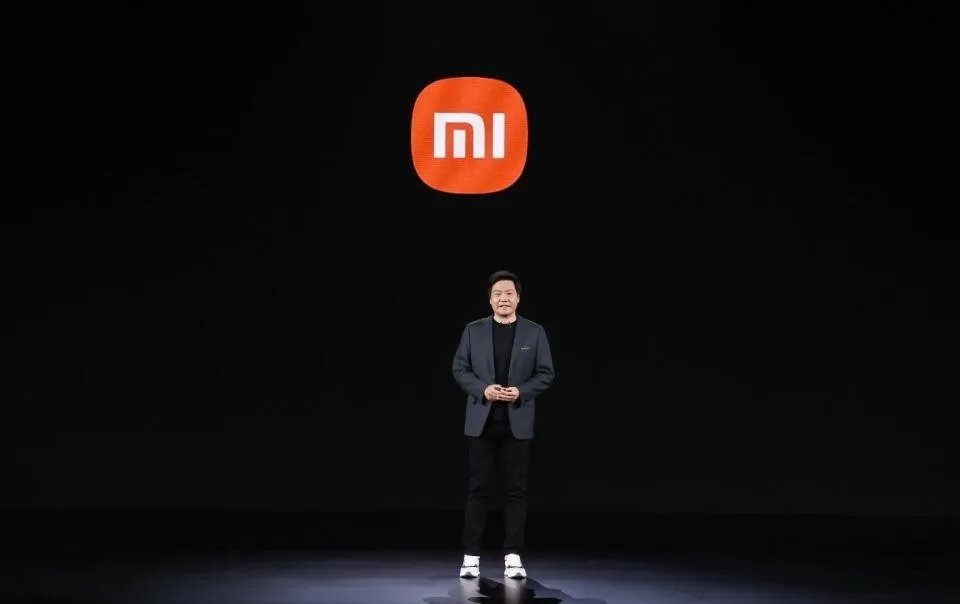 雷军回应对标iPhone被笑话：有机会全面超越苹果