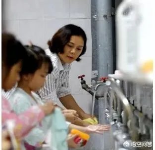 孩子马上上一年级了,送去好点封闭式学校住宿,还是去普通的不住宿学校好呢?为什么?