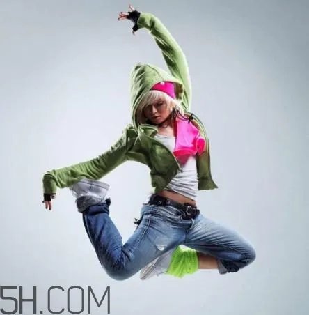 牛仔裤掉色严重怎么办？牛仔裤会一直掉色吗？