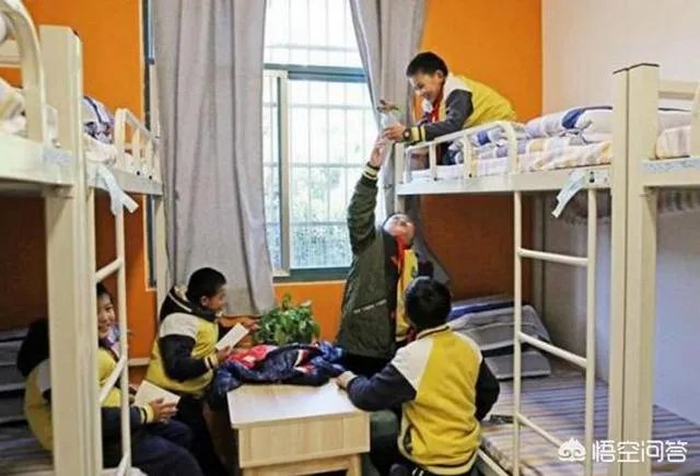 孩子马上上一年级了,送去好点封闭式学校住宿,还是去普通的不住宿学校好呢?为什么?