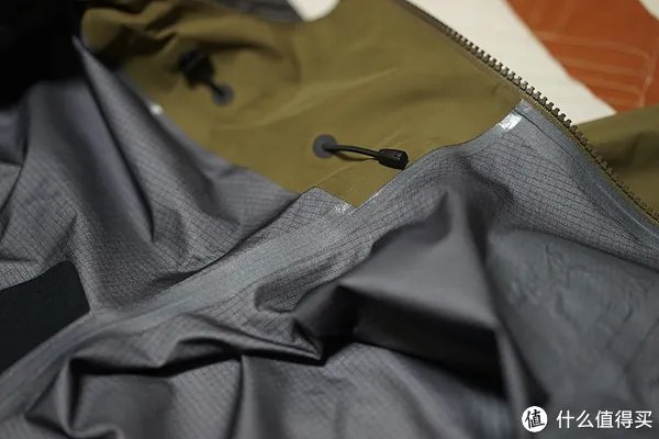 始祖鸟冲锋衣怎么样