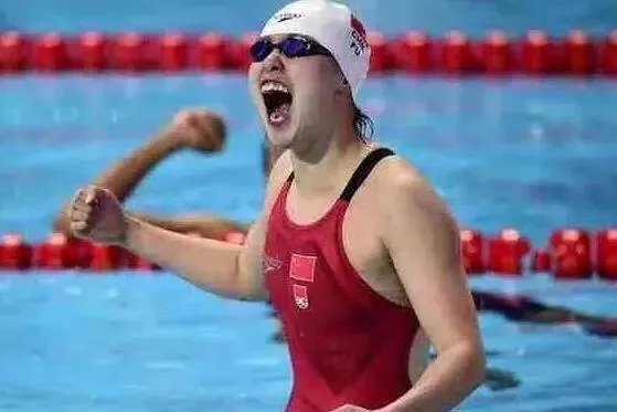 被中乙球员嘲讽“不知道羞耻”的傅园慧勇夺全国游泳冠军赛50米仰泳冠军,你怎么看?