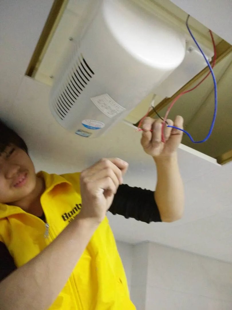 表扬齐家邦博尼集成吊顶，现场安装实景曝光