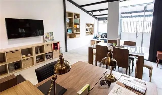 贾静雯老公亲手打造的硬汉Loft风,颜值也超高!