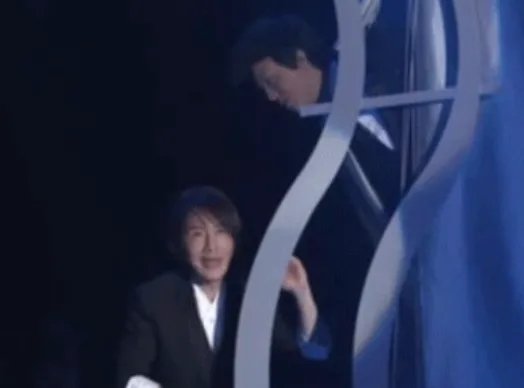 2013年王力宏冲到春晚后台,怒甩刘谦耳光,当年到底发生了什么?