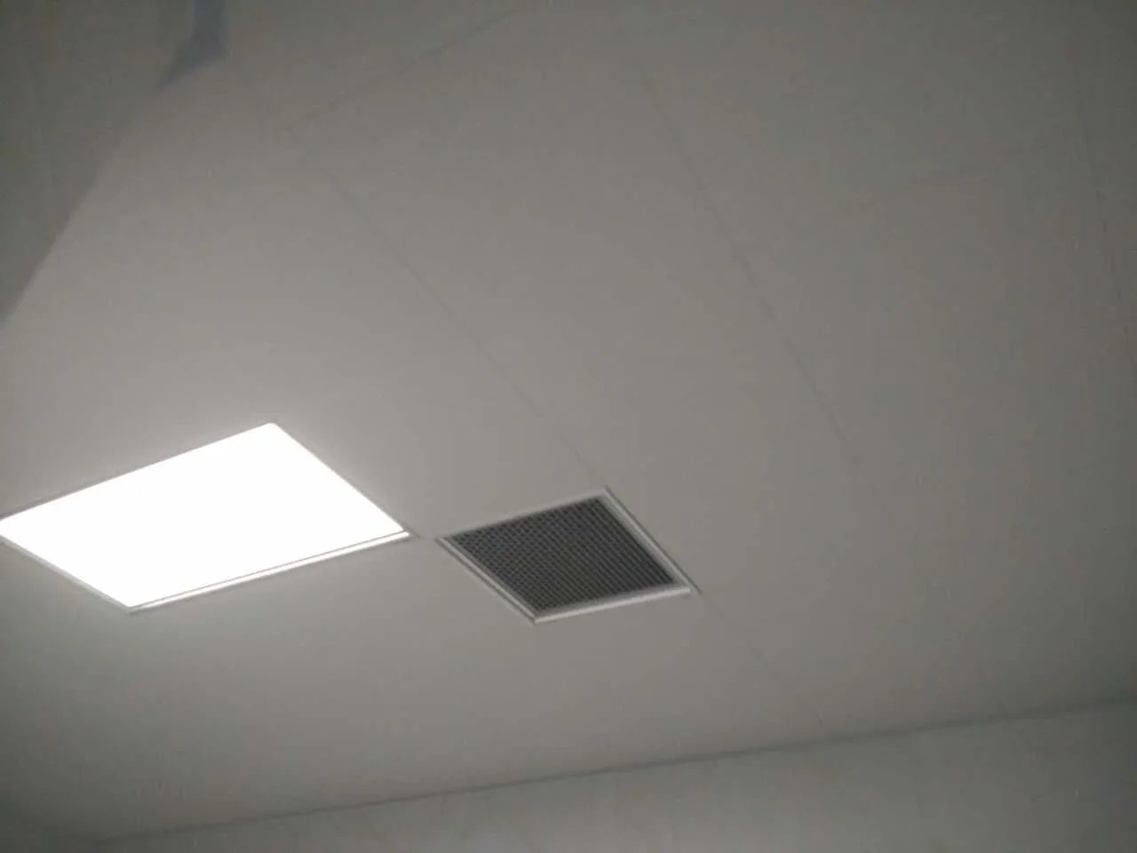 表扬齐家邦博尼集成吊顶，现场安装实景曝光