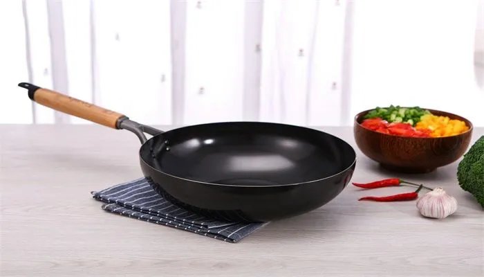 不粘锅涂层有毒吗