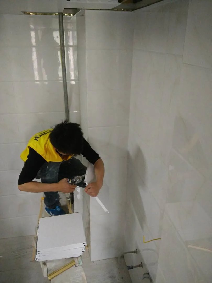 表扬齐家邦博尼集成吊顶，现场安装实景曝光