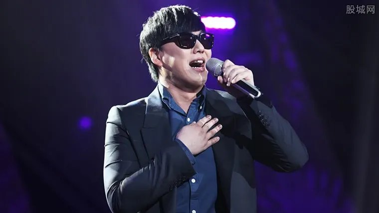 萧煌奇眼睛怎么瞎的？ 真相曝光竟然是这样