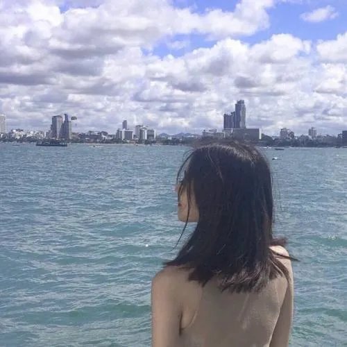 2020女生背影头像大全