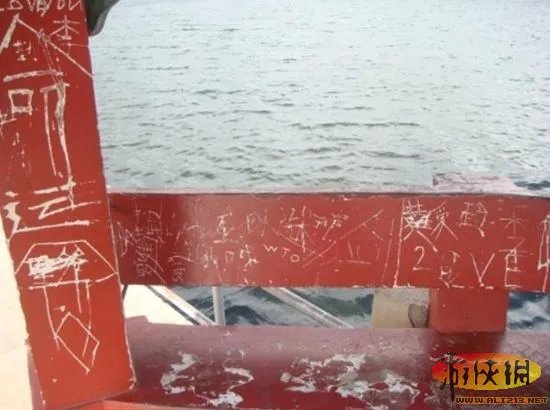 埃及神庙刻字者引公愤 盘点中国式“到此一游”