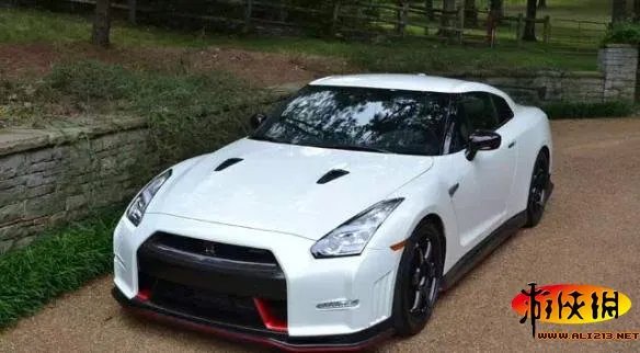 你以为莱肯超跑真被撞坏了？ 盘点《速7》玩坏的汽车