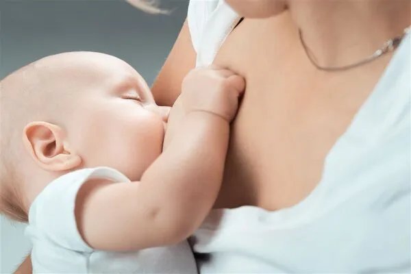 母乳喂养周：新冠疫情下该如何进行母乳喂养？