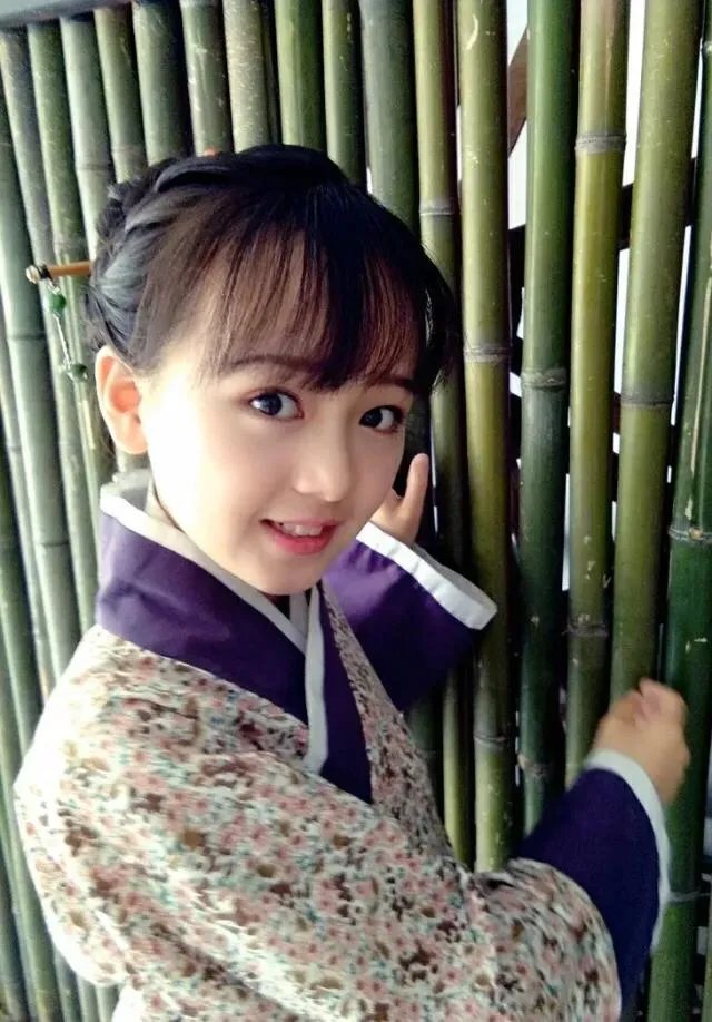 如何评价小戏骨《红楼梦》中宝钗的饰演者钟宝儿？