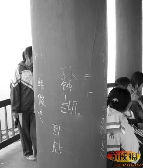 埃及神庙刻字者引公愤 盘点中国式“到此一游”