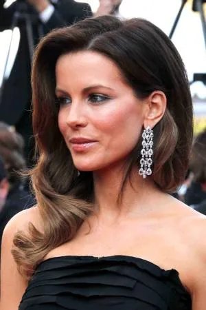 戛纳红毯上出现了哪些惊艳的珠宝？