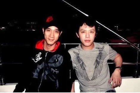 2013年王力宏冲到春晚后台,怒甩刘谦耳光,当年到底发生了什么?