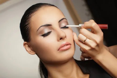 新娘妆化妆步骤 如何画出好看的新娘妆