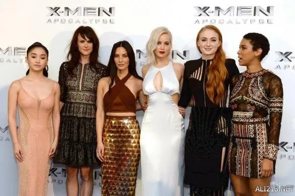 《X战警:天启》伦敦全球首映 万磁王缺席X教授撑场