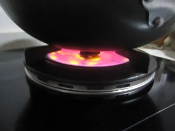 燃气灶打不着火原因及故障排除方法